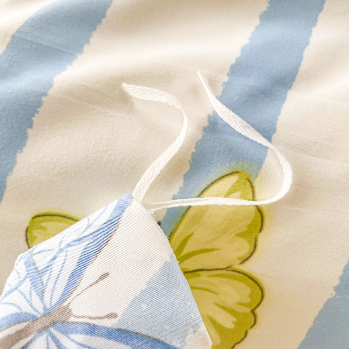 91家纺网 家纺一手货源 找家纺 眠势力 2025新款韩版花边夹棉床笠单件公主风四季款床垫保护套床罩 花蝴蝶