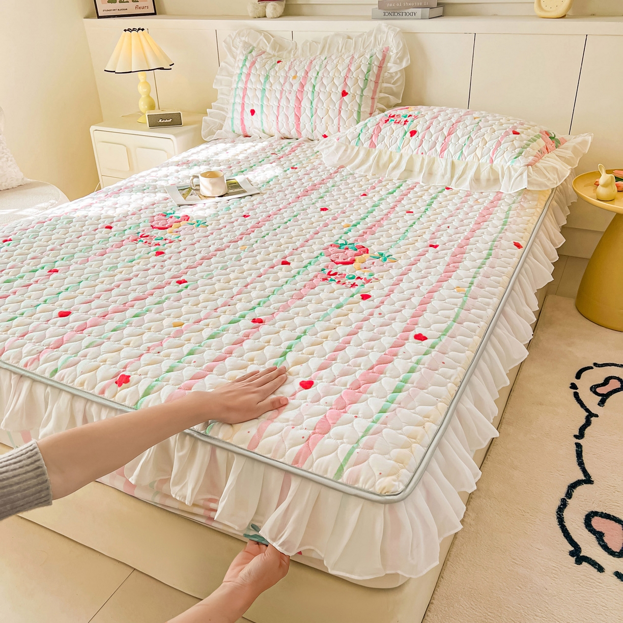 91家纺网 家纺一手货源 找家纺 眠势力 2025新款韩版花边夹棉床笠单件公主风四季款床垫保护套床罩 糖果草莓