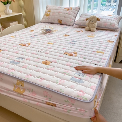 91家纺网 家纺一手货源 找家纺 （总）雯豆家纺 2025四季款新品夹棉床笠三件套水洗棉磨毛小清新印花床垫保护套