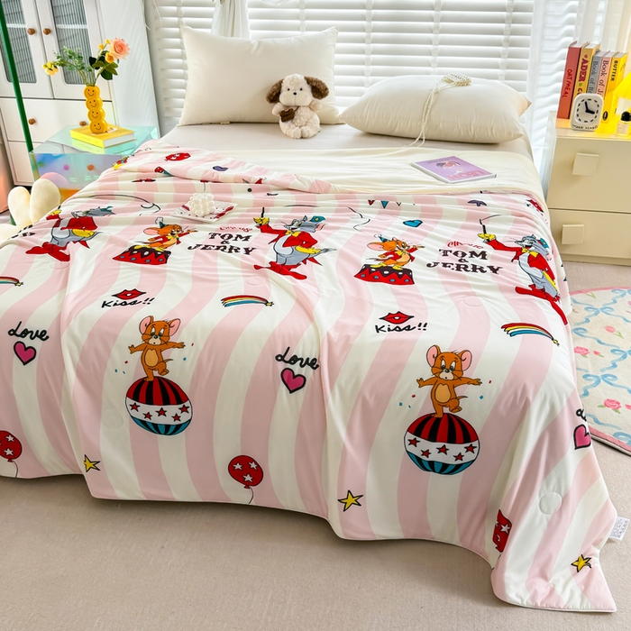 91家纺网 家纺一手货源 找家纺 彩象树家纺 2025新款猫和老鼠系列凉感夏被被子被芯 魔法时刻