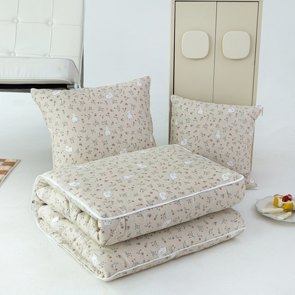 番茄+ 2025新款13370全棉印花卡通抱枕被 咖啡兔