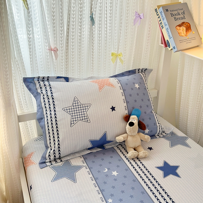 91家纺网 家纺一手货源 找家纺 拾物记 2025新款A类棉学生床笠第二批 蓝色甜星