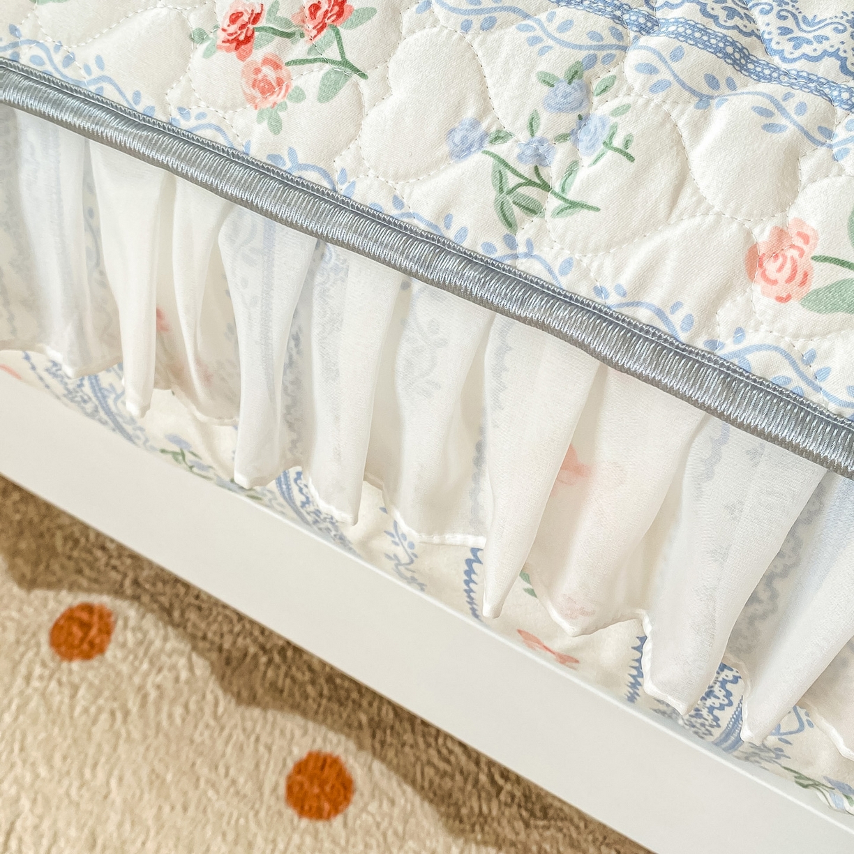 91家纺网 家纺一手货源 找家纺 眠势力 2025新款韩版花边夹棉床笠单件公主风四季款床垫保护套床罩 蓝莓芝士