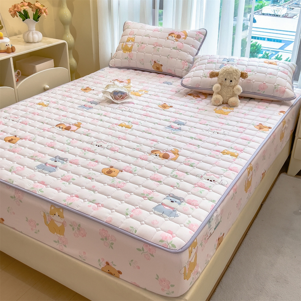 91家纺网 家纺一手货源 找家纺 雯豆家纺 2025四季款新品夹棉床笠三件套水洗棉磨毛小清新印花床垫保护套 动物派对