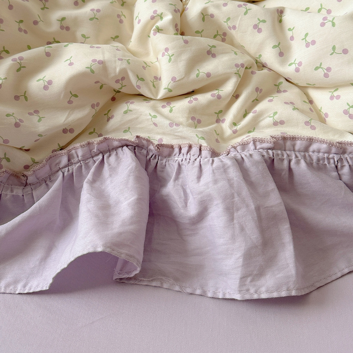 91家纺网 家纺一手货源 找家纺 瑞莱 2025新款纯棉全棉印花13372 甜美风四件套 花边紫樱桃