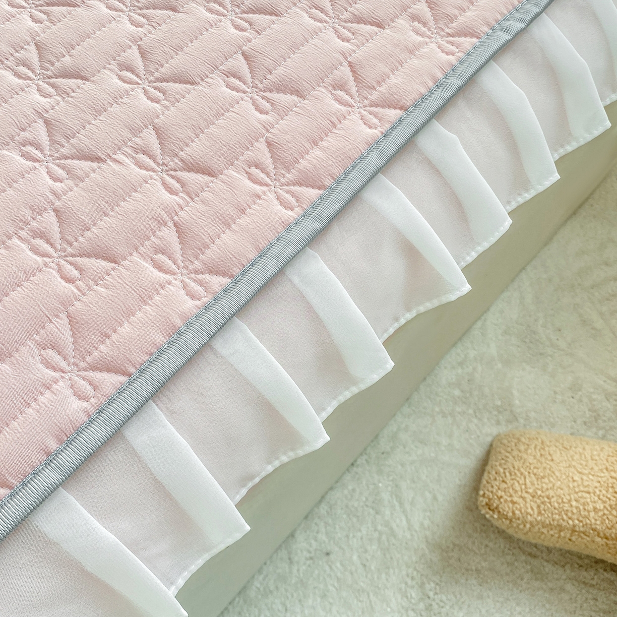 91家纺网 家纺一手货源 找家纺 眠势力 2025新款韩版花边夹棉床笠单件公主风四季款床垫保护套床罩 纯色系-蜜桃粉