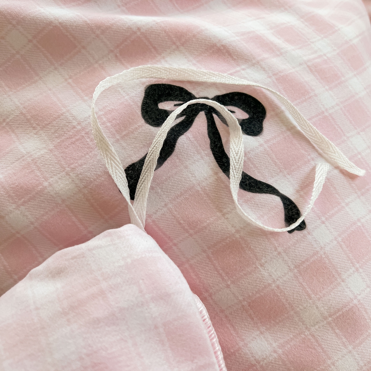 91家纺网 家纺一手货源 找家纺 眠势力 2025新款韩版花边夹棉床笠单件公主风四季款床垫保护套床罩 粉格蝴蝶结