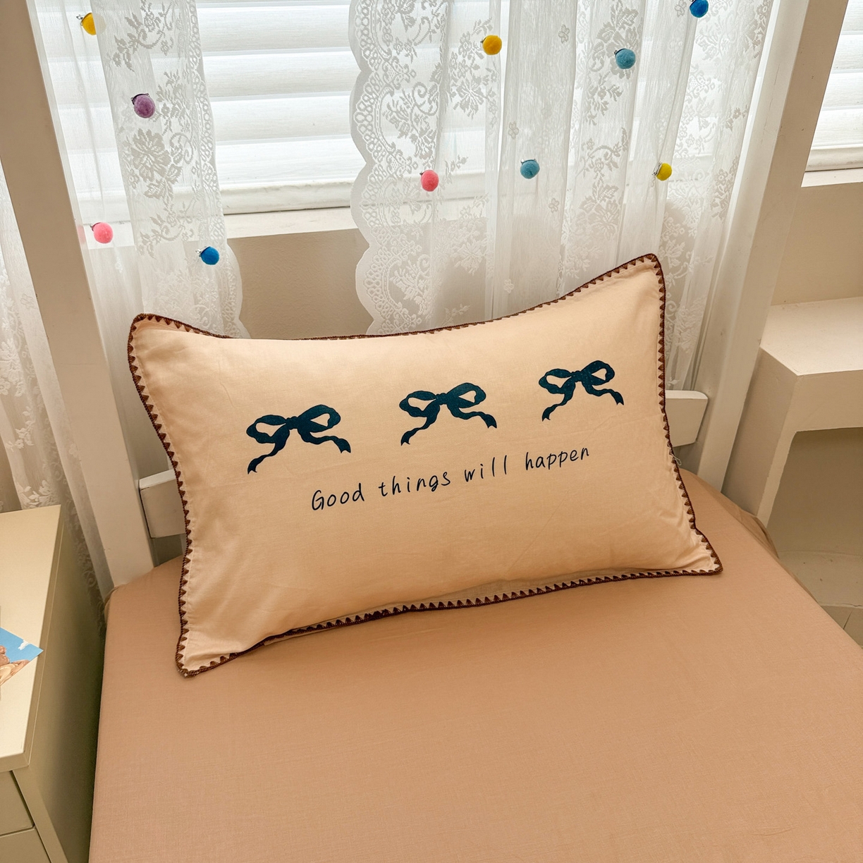 91家纺网 家纺一手货源 找家纺 沐辰 2025新款全棉双层纱A类贝壳边学生床三件套 好运蝴蝶结