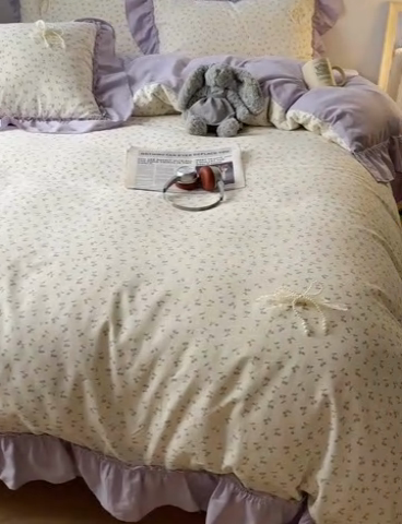 91家纺网 家纺一手货源 找家纺 瑞莱 2025新款纯棉全棉印花13372 甜美风四件套 花边紫樱桃