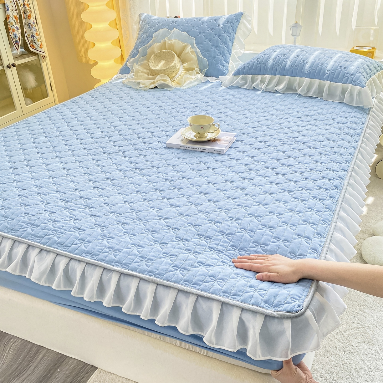 91家纺网 家纺一手货源 找家纺 眠势力 2025新款韩版花边夹棉床笠单件公主风四季款床垫保护套床罩 纯色系-湖蓝
