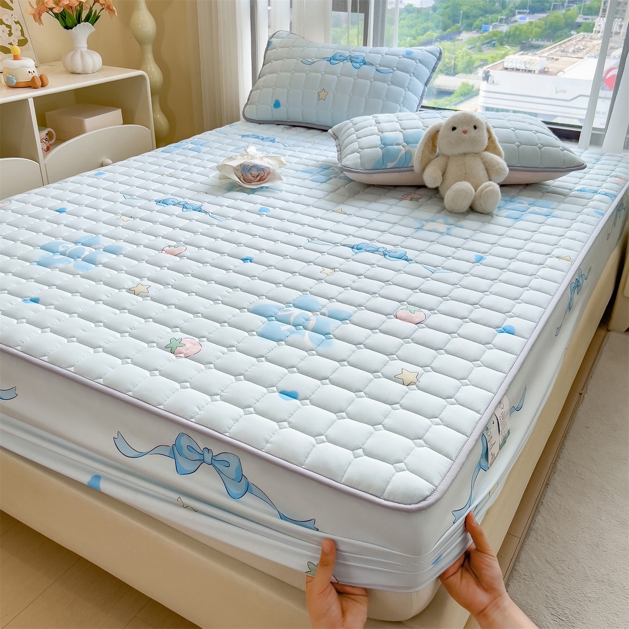 91家纺网 家纺一手货源 找家纺 雯豆家纺 2025四季款新品夹棉床笠三件套水洗棉磨毛小清新印花床垫保护套 心梦