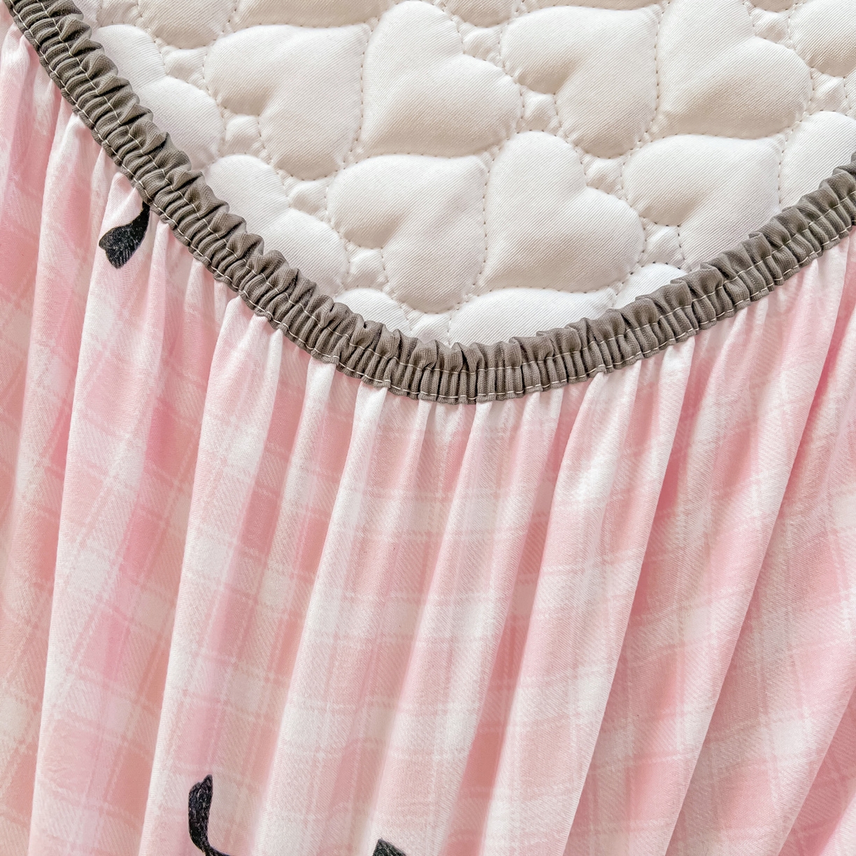 91家纺网 家纺一手货源 找家纺 眠势力 2025新款韩版花边夹棉床笠单件公主风四季款床垫保护套床罩 粉格蝴蝶结