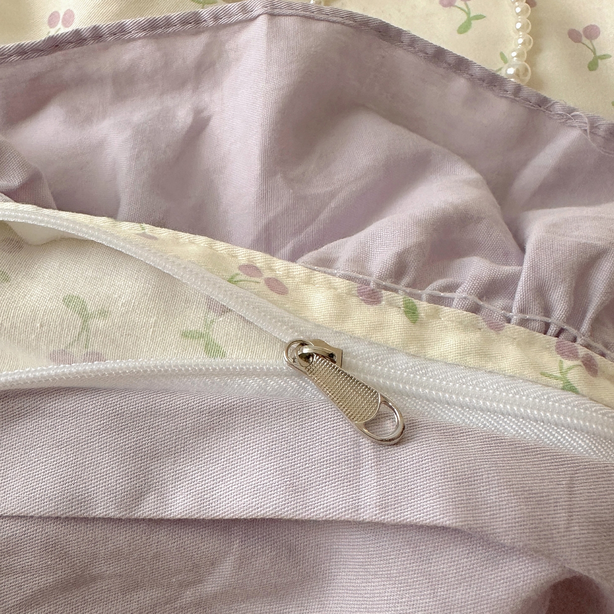 91家纺网 家纺一手货源 找家纺 瑞莱 2025新款纯棉全棉印花13372 甜美风四件套 花边紫樱桃