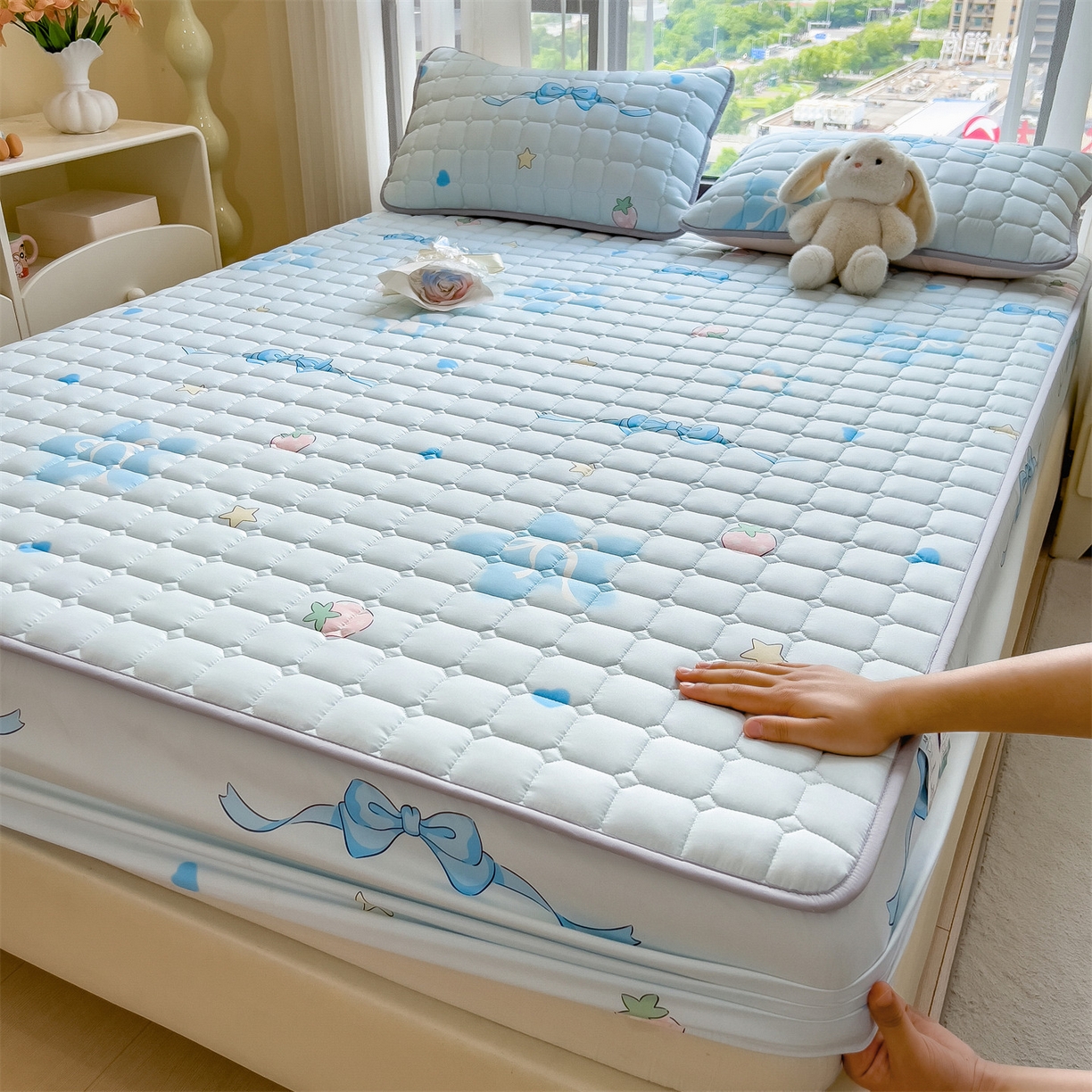 91家纺网 家纺一手货源 找家纺 雯豆家纺 2025四季款新品夹棉床笠三件套水洗棉磨毛小清新印花床垫保护套 心梦