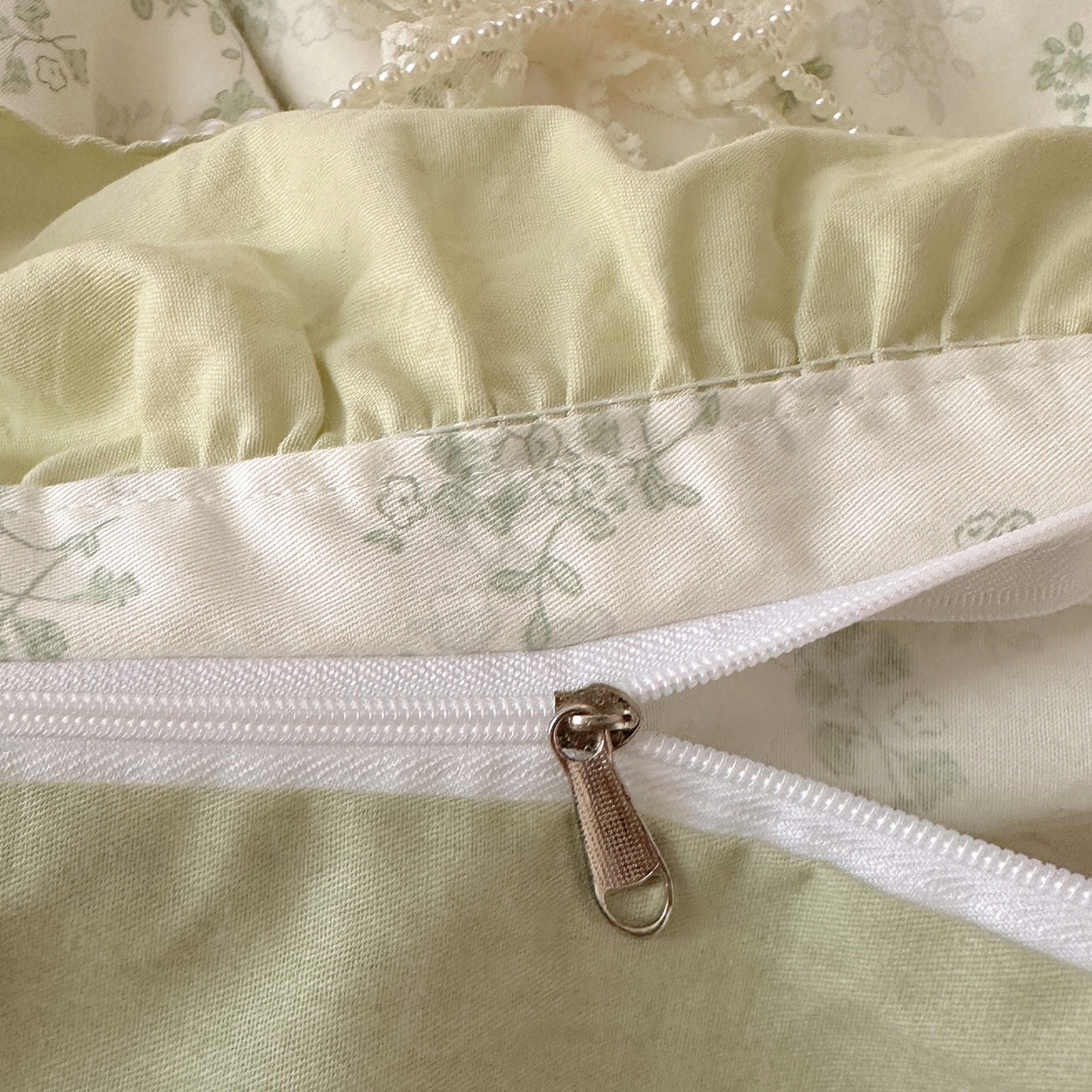 91家纺网 家纺一手货源 找家纺 瑞莱 2025新款纯棉全棉印花13372 甜美风四件套 花边春风里