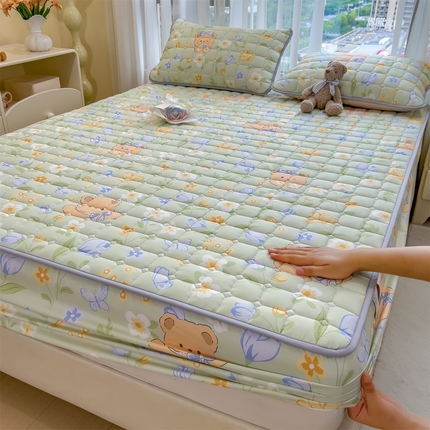 91家纺网 家纺一手货源 找家纺 （总）雯豆家纺 2025四季款新品夹棉床笠三件套水洗棉磨毛小清新印花床垫保护套