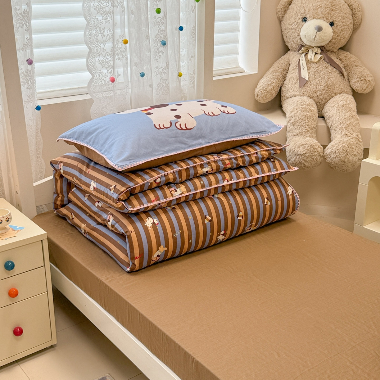 91家纺网 家纺一手货源 找家纺 沐辰 2025新款全棉双层纱A类贝壳边学生床三件套 斑点狗