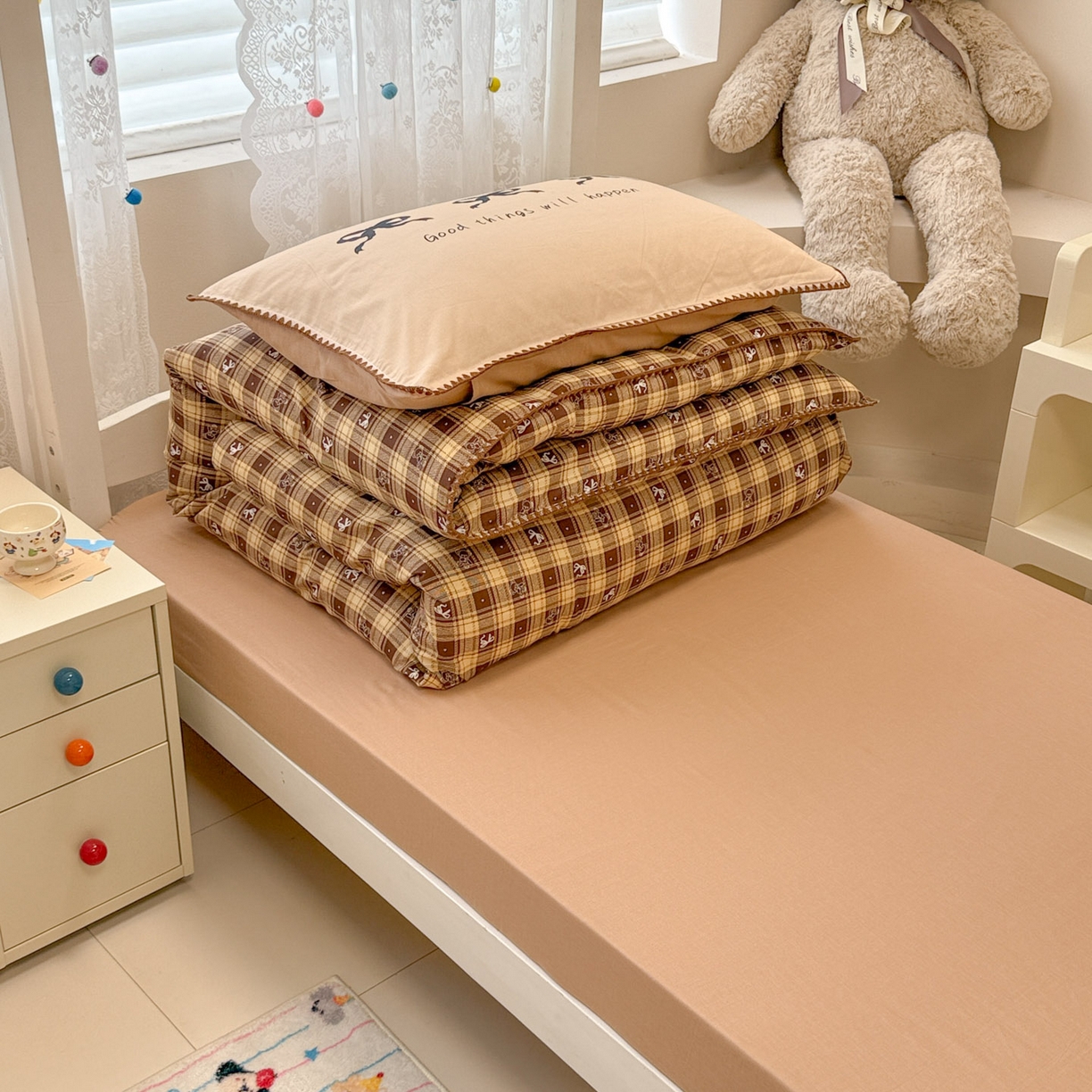 91家纺网 家纺一手货源 找家纺 沐辰 2025新款全棉双层纱A类贝壳边学生床三件套 好运蝴蝶结