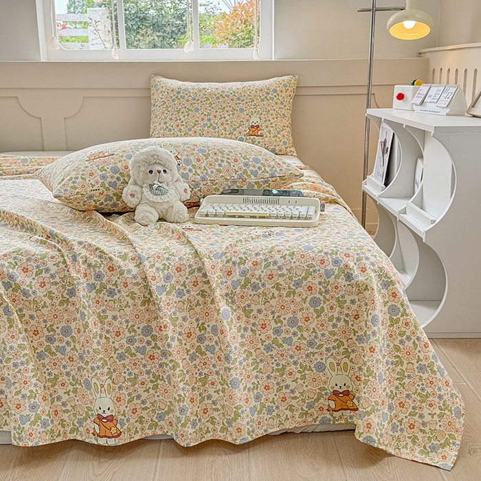 91家纺网 家纺一手货源 找家纺 爱彼家纺  2025新款锦柔老粗布席子凉席床单热卖花型 繁花兔影