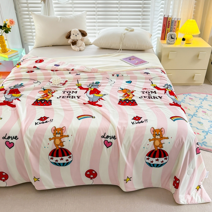 91家纺网 家纺一手货源 找家纺 彩象树家纺 2025新款猫和老鼠系列凉感夏被被子被芯 魔法时刻