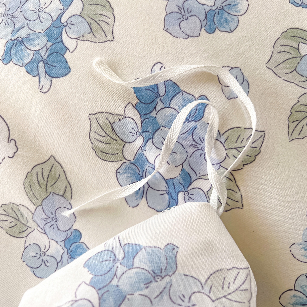 91家纺网 家纺一手货源 找家纺 眠势力 2025新款韩版花边夹棉床笠单件公主风四季款床垫保护套床罩 兰花兔