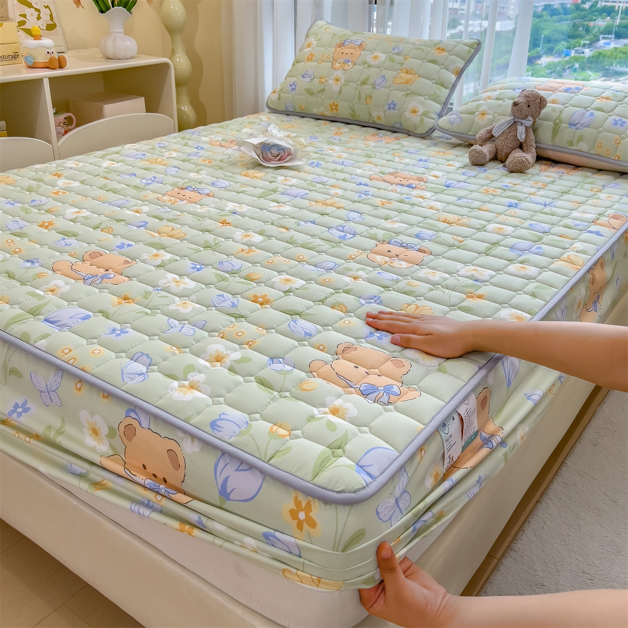 91家纺网 家纺一手货源 找家纺 雯豆家纺 2025四季款新品夹棉床笠三件套水洗棉磨毛小清新印花床垫保护套 宠爱