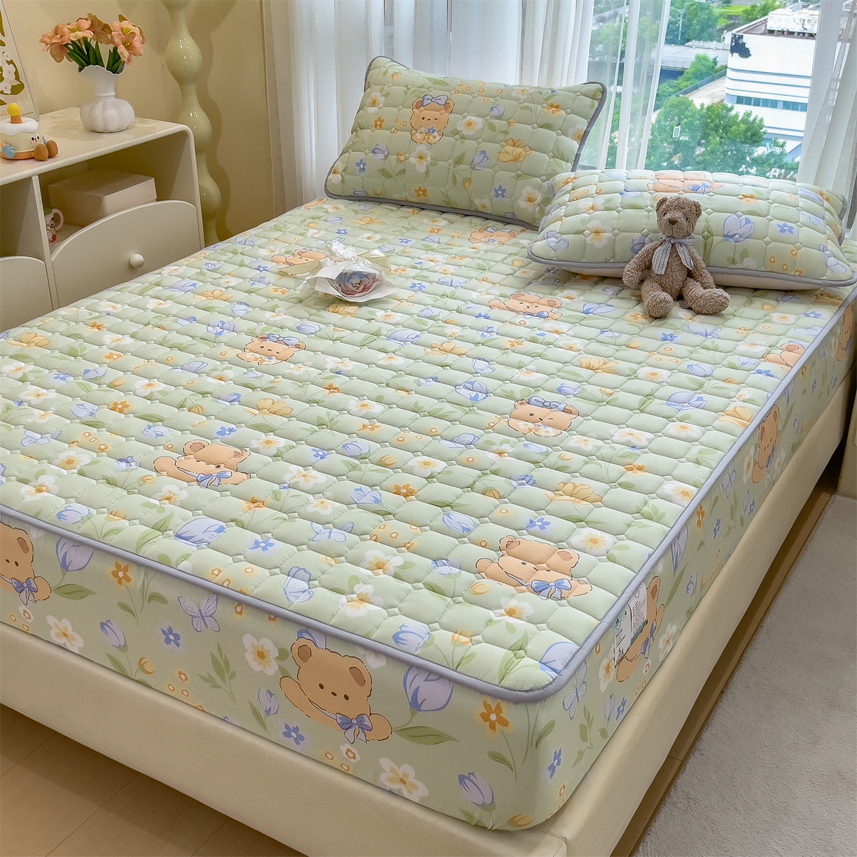 91家纺网 家纺一手货源 找家纺 雯豆家纺 2025四季款新品夹棉床笠三件套水洗棉磨毛小清新印花床垫保护套 宠爱