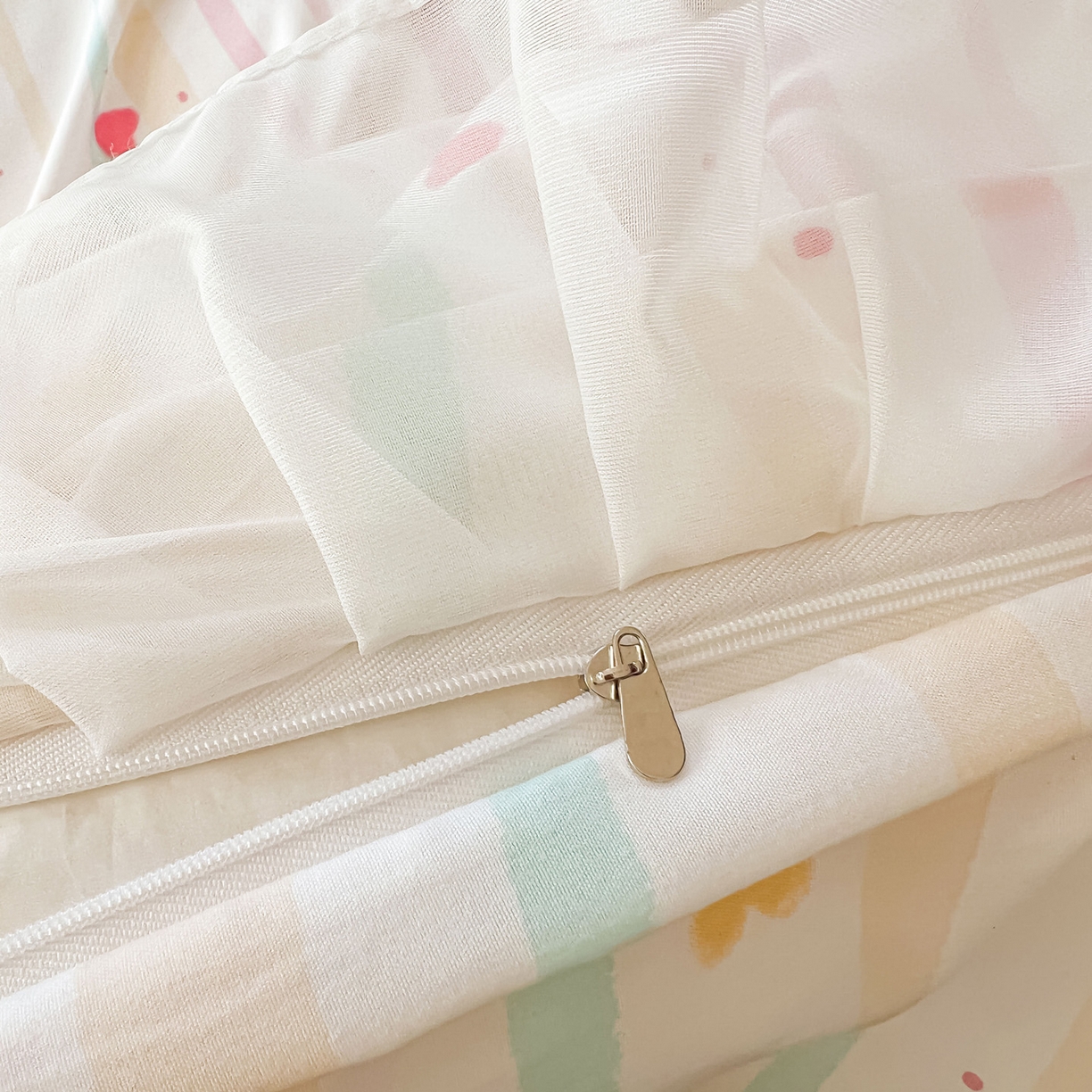 91家纺网 家纺一手货源 找家纺 眠势力 2025新款韩版花边夹棉床笠单件公主风四季款床垫保护套床罩 糖果草莓