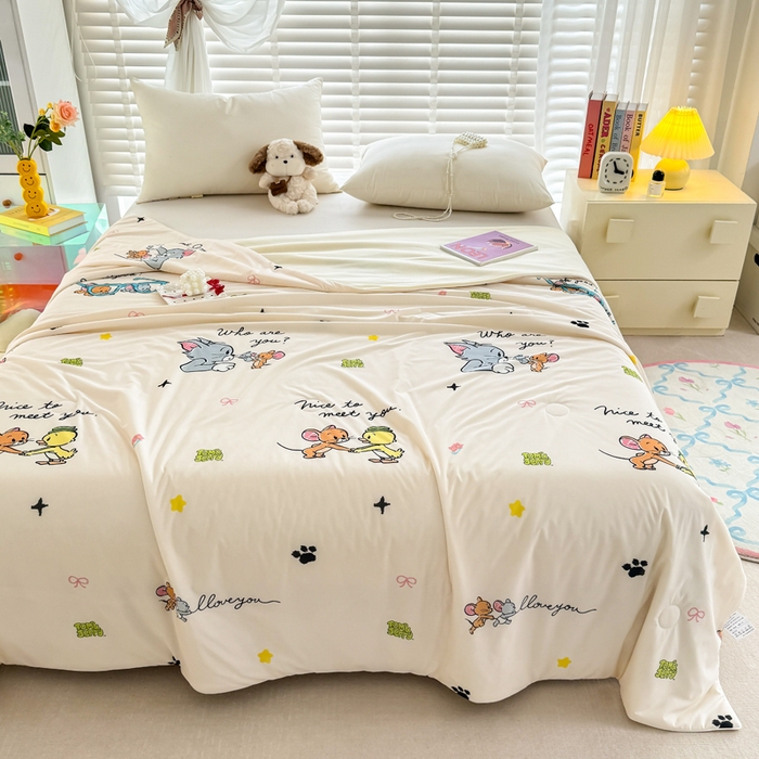 91家纺网 家纺一手货源 找家纺 彩象树家纺 2025新款猫和老鼠系列凉感夏被被子被芯 奇妙瞬间