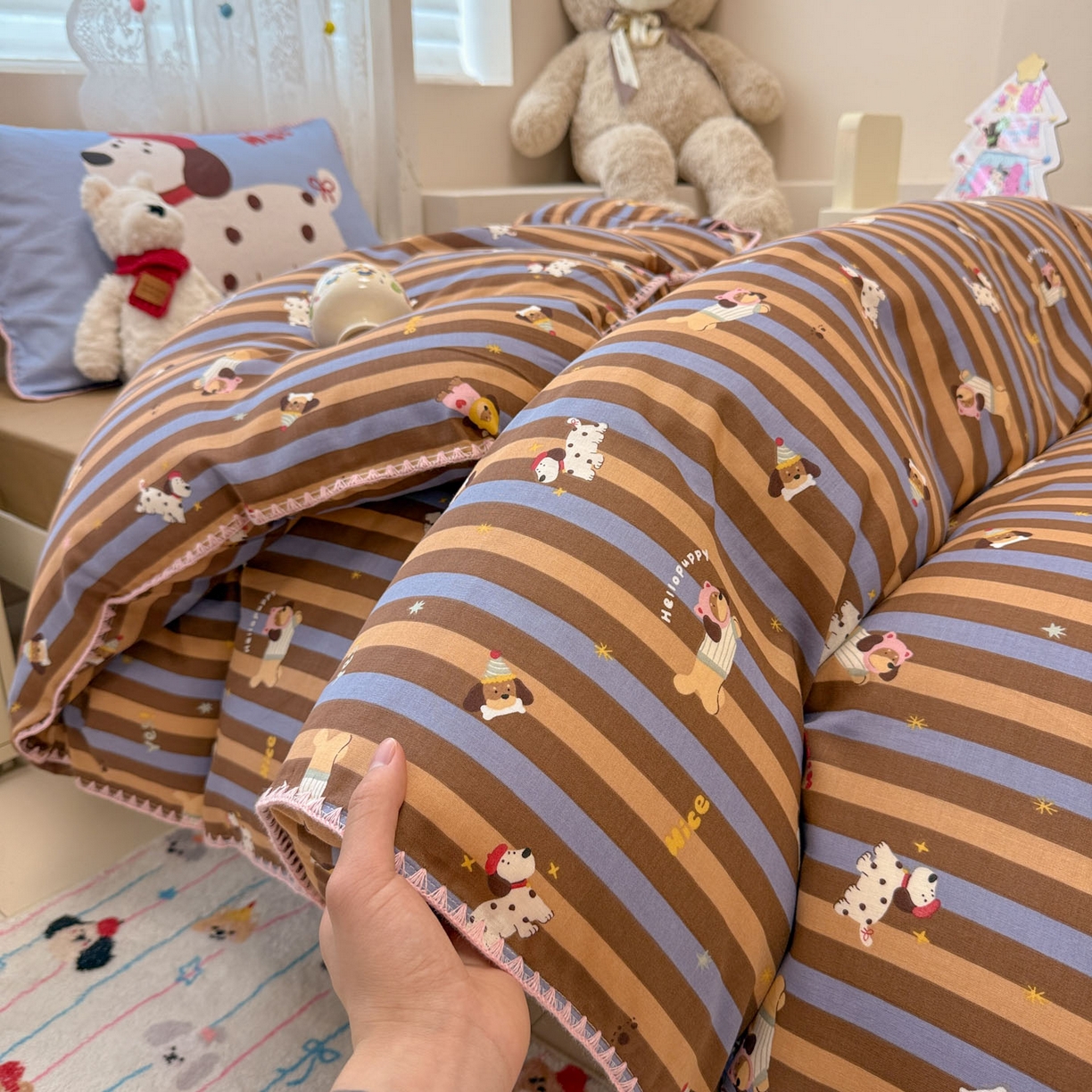 91家纺网 家纺一手货源 找家纺 沐辰 2025新款全棉双层纱A类贝壳边学生床三件套 斑点狗