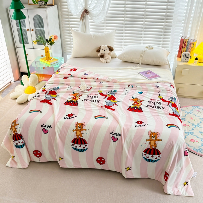 91家纺网 家纺一手货源 找家纺 彩象树家纺 2025新款猫和老鼠系列凉感夏被被子被芯 魔法时刻