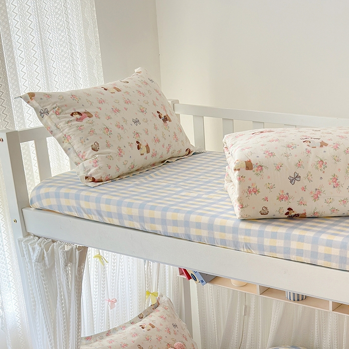 91家纺网 家纺一手货源 找家纺 拾物记 2025新款A类棉学生床笠第二批 花田小狗