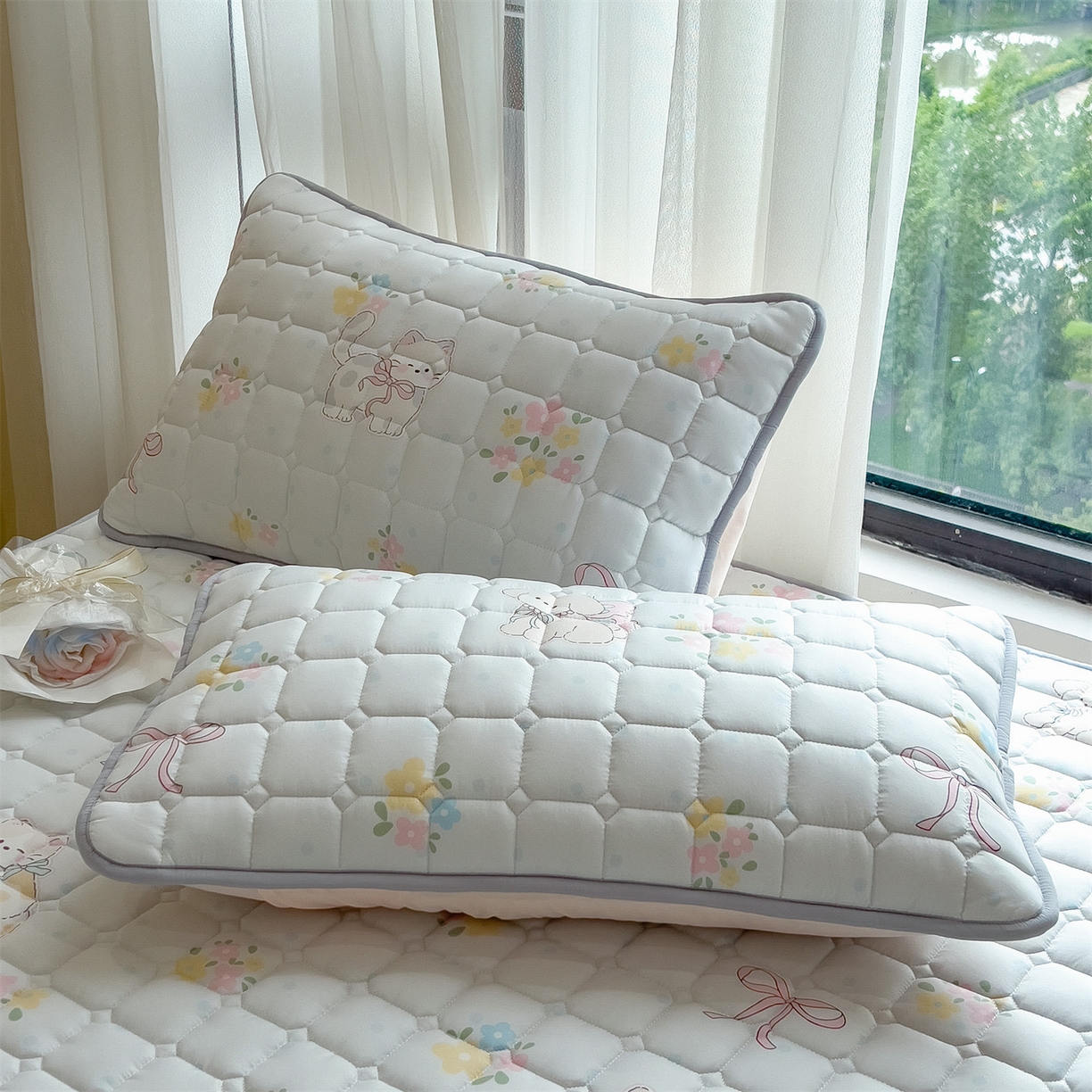 91家纺网 家纺一手货源 找家纺 雯豆家纺 2025四季款新品夹棉床笠三件套水洗棉磨毛小清新印花床垫保护套 布丁狗