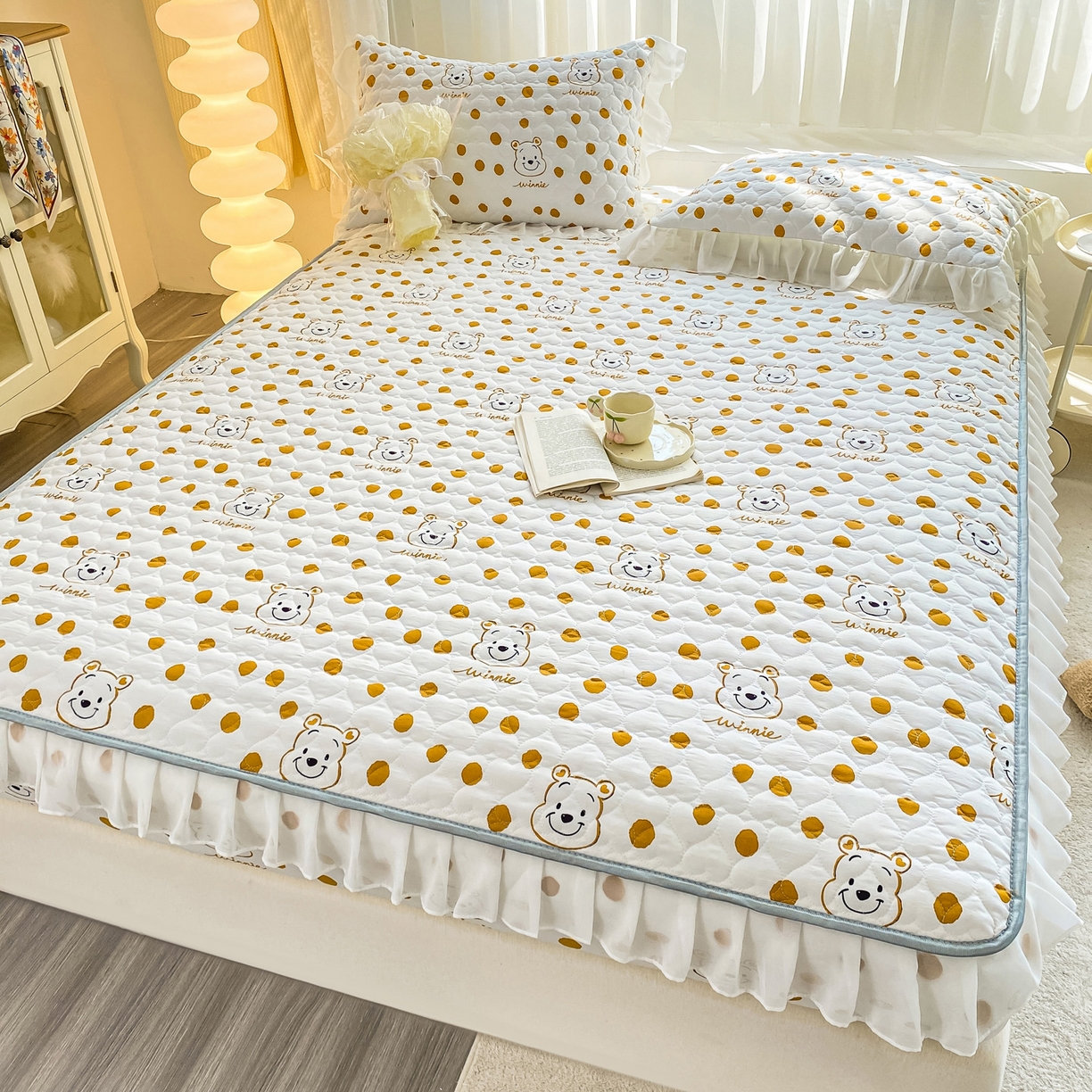 91家纺网 家纺一手货源 找家纺 眠势力 2025新款韩版花边夹棉床笠单件公主风四季款床垫保护套床罩 笑脸熊桔