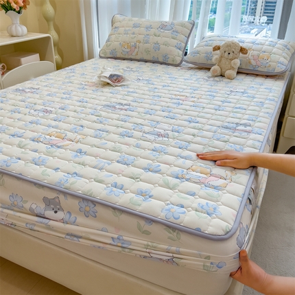 91家纺网 家纺一手货源 找家纺 （总）雯豆家纺 2025四季款新品夹棉床笠三件套水洗棉磨毛小清新印花床垫保护套