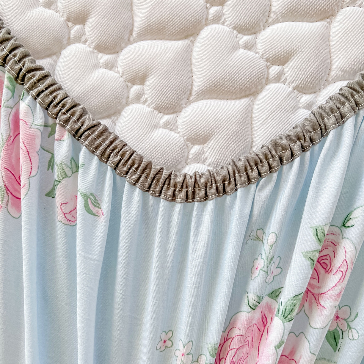 91家纺网 家纺一手货源 找家纺 眠势力 2025新款韩版花边夹棉床笠单件公主风四季款床垫保护套床罩 春风徐来