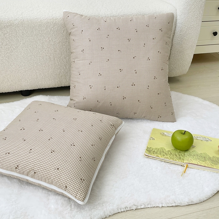 91家纺网 家纺一手货源 找家纺 番茄+ 2025新款13370全棉印花卡通抱枕被 樱桃格可可