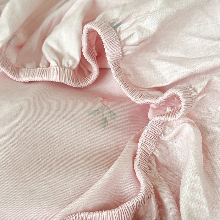 91家纺网 家纺一手货源 找家纺 拾物记 2025新款A类棉学生床笠第二批 云朵相馆（B版）