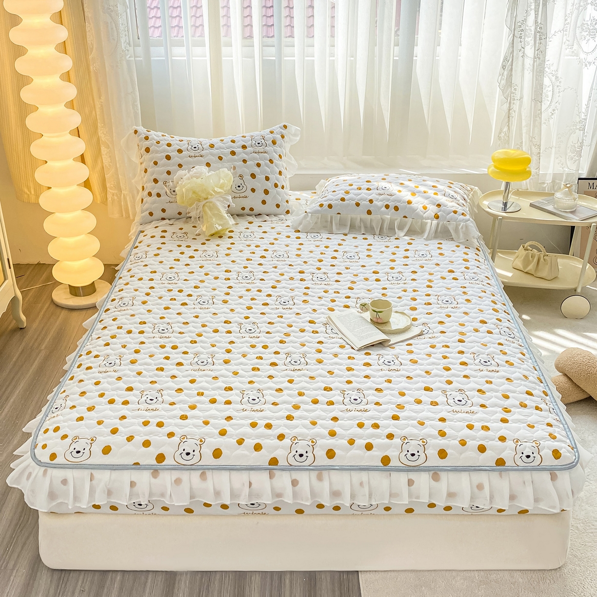 91家纺网 家纺一手货源 找家纺 眠势力 2025新款韩版花边夹棉床笠单件公主风四季款床垫保护套床罩 笑脸熊桔