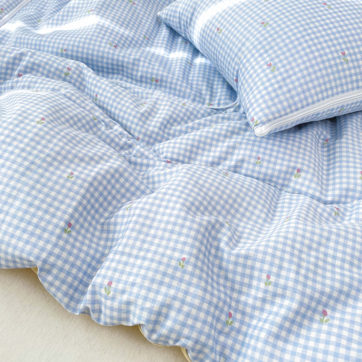 91家纺网 家纺一手货源 找家纺 （总）番茄+ 2025新款13370全棉印花卡通抱枕被