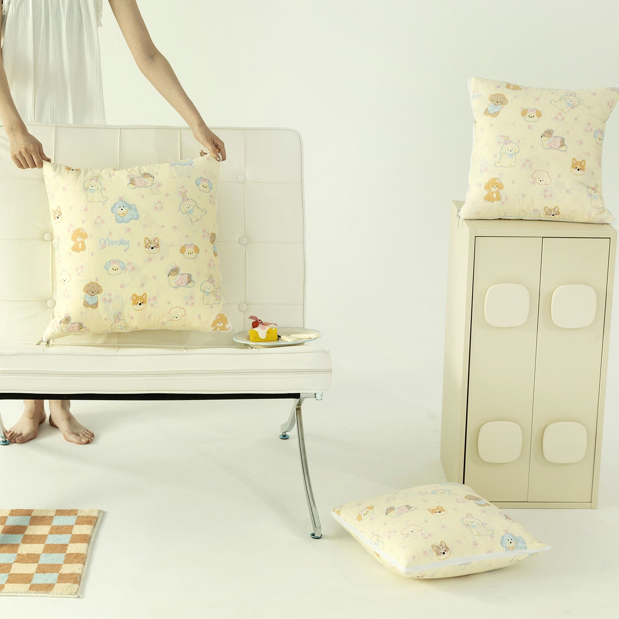 91家纺网 家纺一手货源 找家纺 番茄+ 2025新款13370全棉印花卡通抱枕被 泡芙小狗