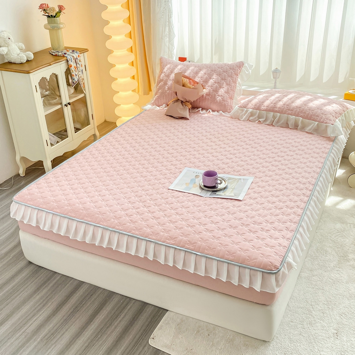 91家纺网 家纺一手货源 找家纺 眠势力 2025新款韩版花边夹棉床笠单件公主风四季款床垫保护套床罩 纯色系-蜜桃粉