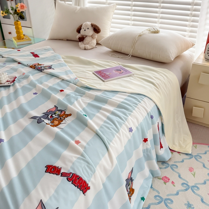 91家纺网 家纺一手货源 找家纺 彩象树家纺 2025新款猫和老鼠系列凉感夏被被子被芯 好友记