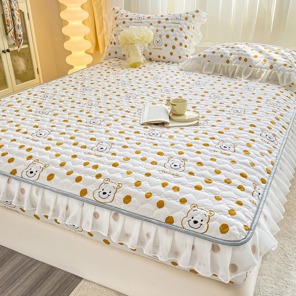 91家纺网 家纺一手货源 找家纺 眠势力 2025新款韩版花边夹棉床笠单件公主风四季款床垫保护套床罩 笑脸熊桔