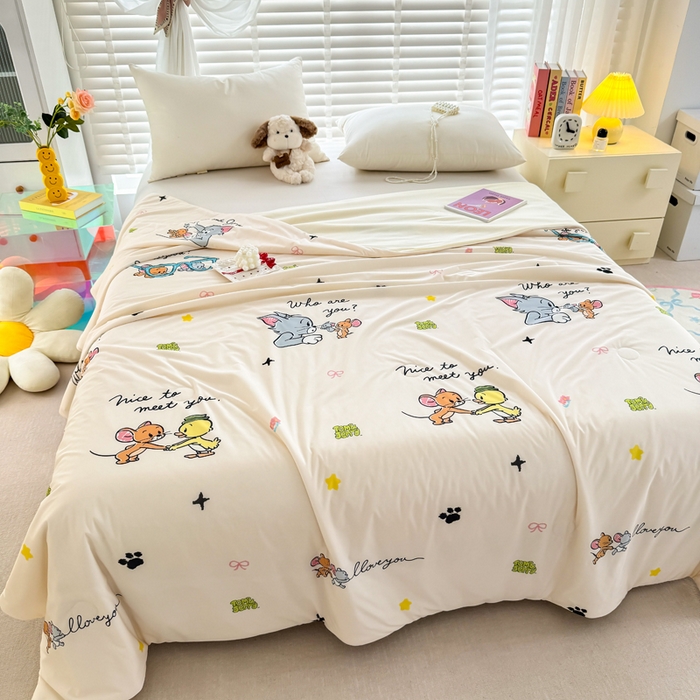 91家纺网 家纺一手货源 找家纺 彩象树家纺 2025新款猫和老鼠系列凉感夏被被子被芯 奇妙瞬间