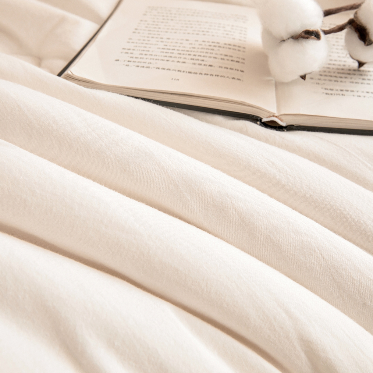 91家纺网 家纺一手货源 找家纺 （总）熙宴家纺 2025新款水洗棉100%新疆棉花被学生床--月光白