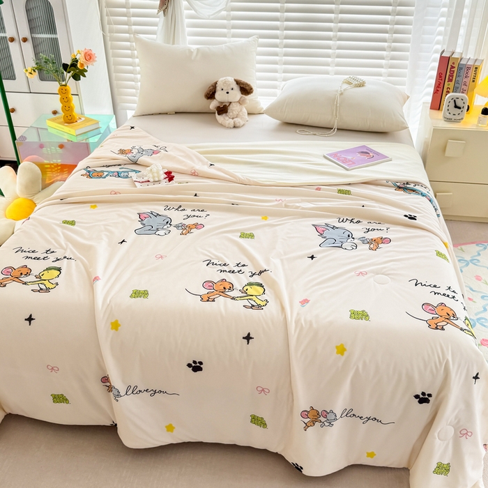 91家纺网 家纺一手货源 找家纺 彩象树家纺 2025新款猫和老鼠系列凉感夏被被子被芯 奇妙瞬间