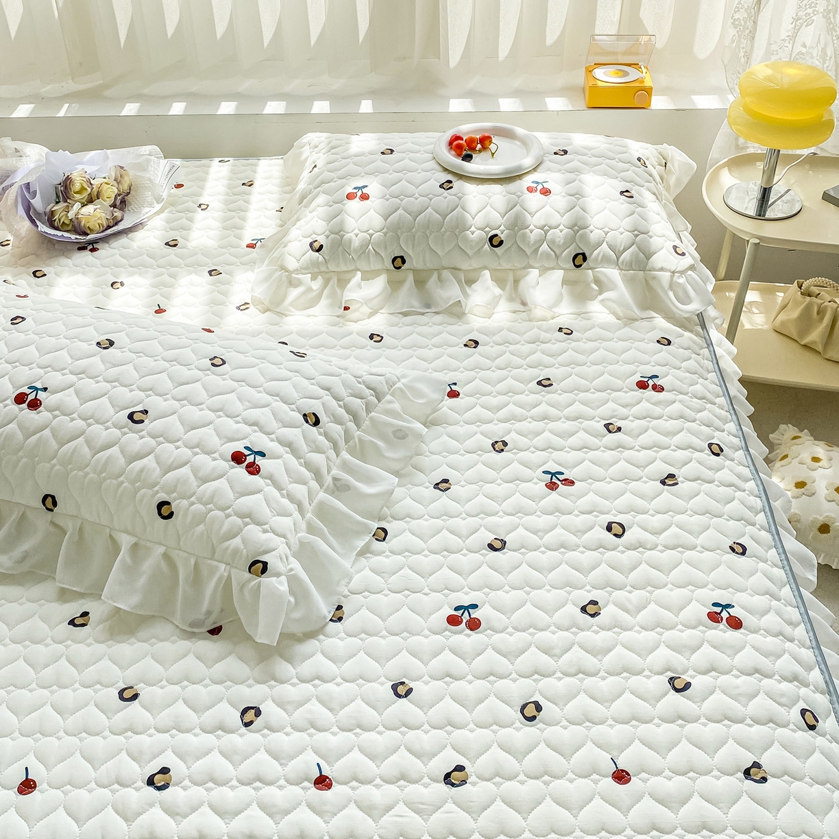 91家纺网 家纺一手货源 找家纺 眠势力 2025新款韩版花边夹棉床笠单件公主风四季款床垫保护套床罩 小樱桃