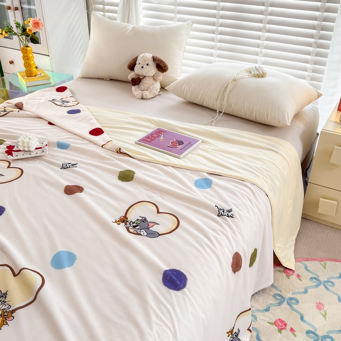 91家纺网 家纺一手货源 找家纺 彩象树家纺 2025新款猫和老鼠系列凉感夏被被子被芯 欢乐冒险