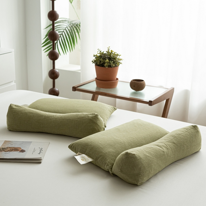 91家纺网 家纺一手货源 找家纺 萌番宝 2025新款A类水洗棉全棉三角方格二合一组合荞麦枕头草本清香荞麦腰枕 绿色三角46*16+方枕46*28